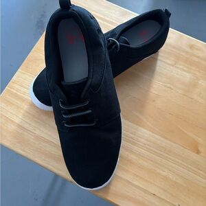 Under Armour Men's Black Sneakers